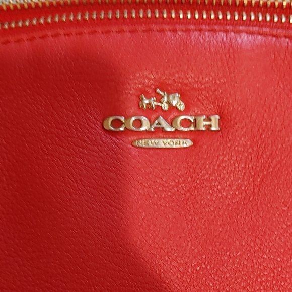 Red authentic Coach bag hobo - Picture 2 of 5